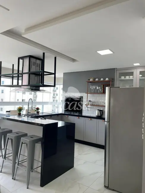 Foto 2 de Apartamento com 3 quartos à venda, 118m2 em Meia Praia, Itapema - SC