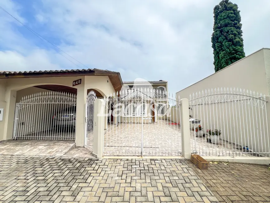 Foto 1 de Casa com 4 quartos à venda, 305m2 em Dos Estados, Guarapuava - PR