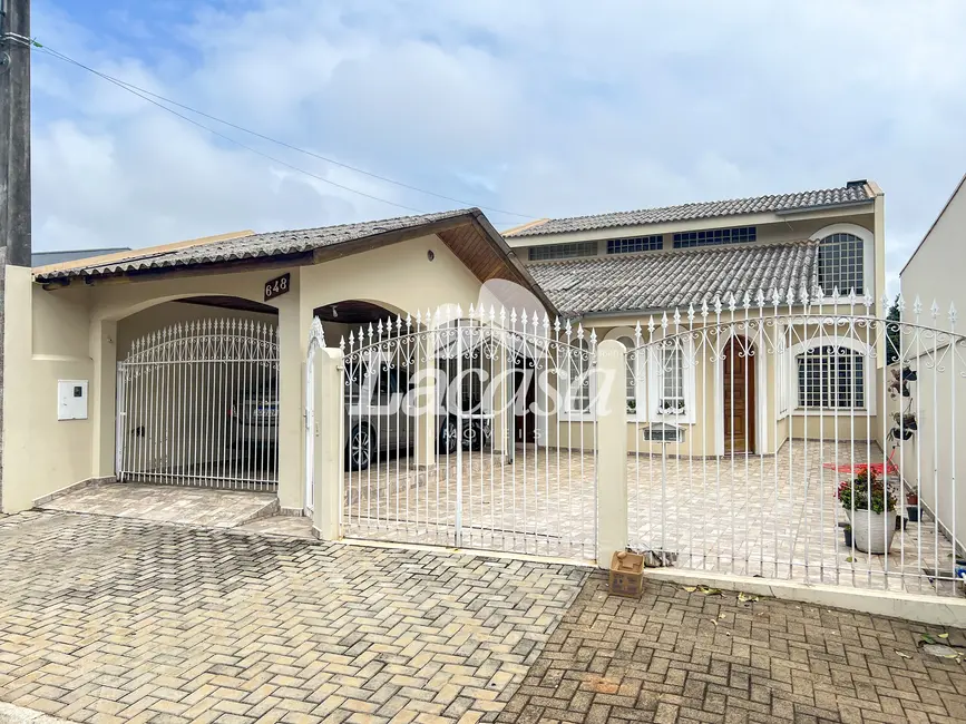 Foto 2 de Casa com 4 quartos à venda, 305m2 em Dos Estados, Guarapuava - PR