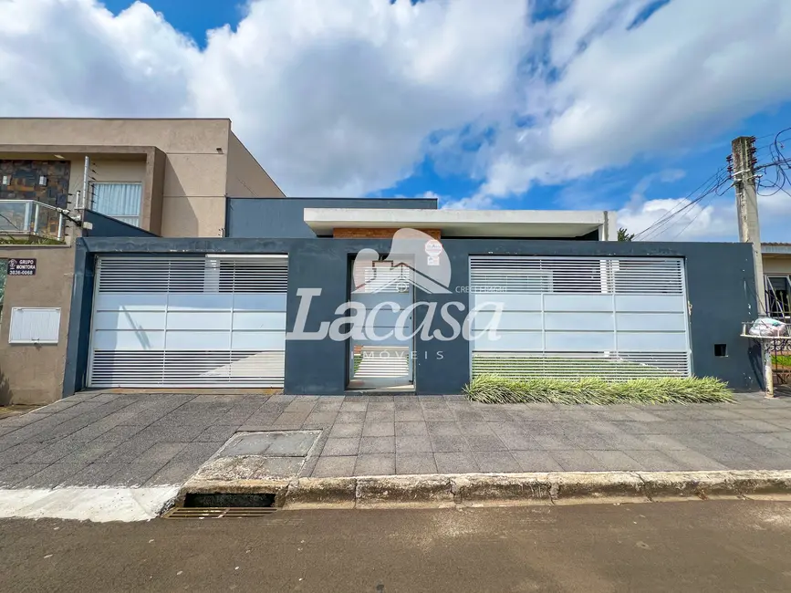 Foto 3 de Casa com 3 quartos à venda, 180m2 em Trianon, Guarapuava - PR