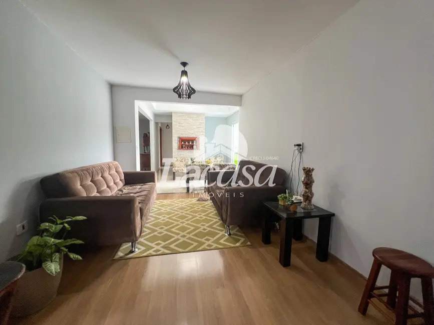 Foto 6 de Casa com 3 quartos à venda, 180m2 em Trianon, Guarapuava - PR