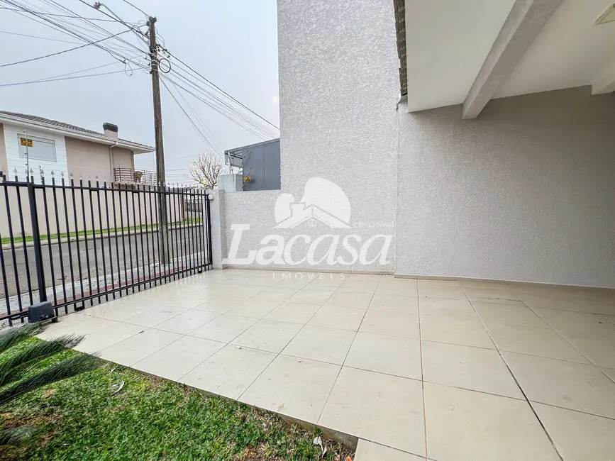 Foto 2 de Sobrado com 3 quartos à venda, 171m2 em Guarapuava - PR