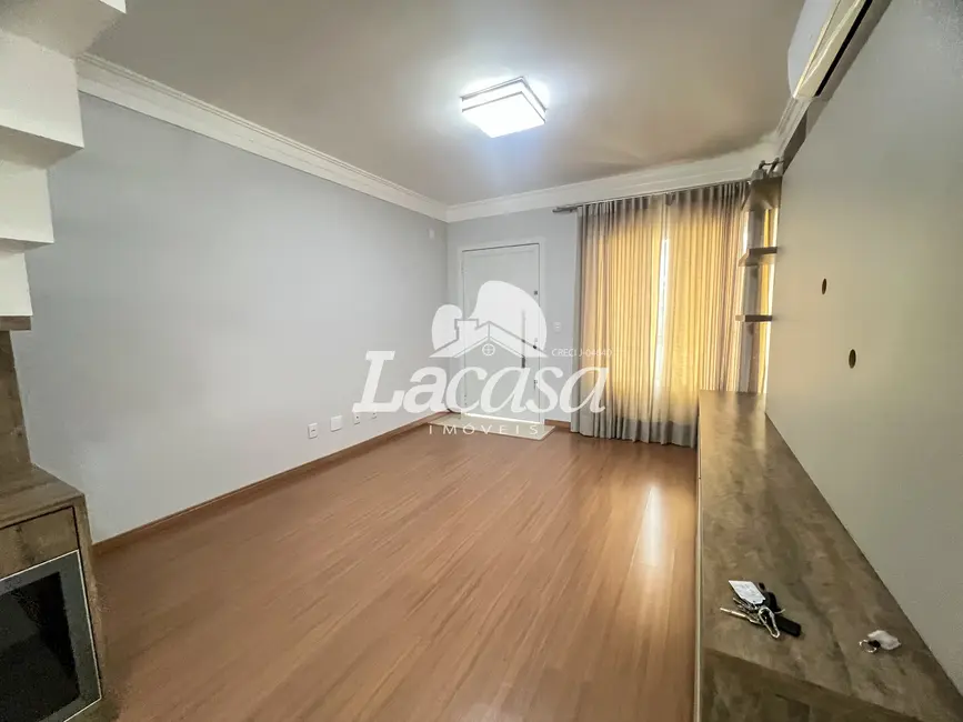 Foto 6 de Sobrado com 3 quartos à venda e para alugar, 171m2 em Guarapuava - PR