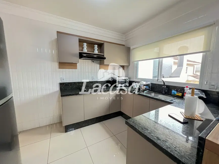 Foto 7 de Sobrado com 3 quartos à venda, 171m2 em Guarapuava - PR