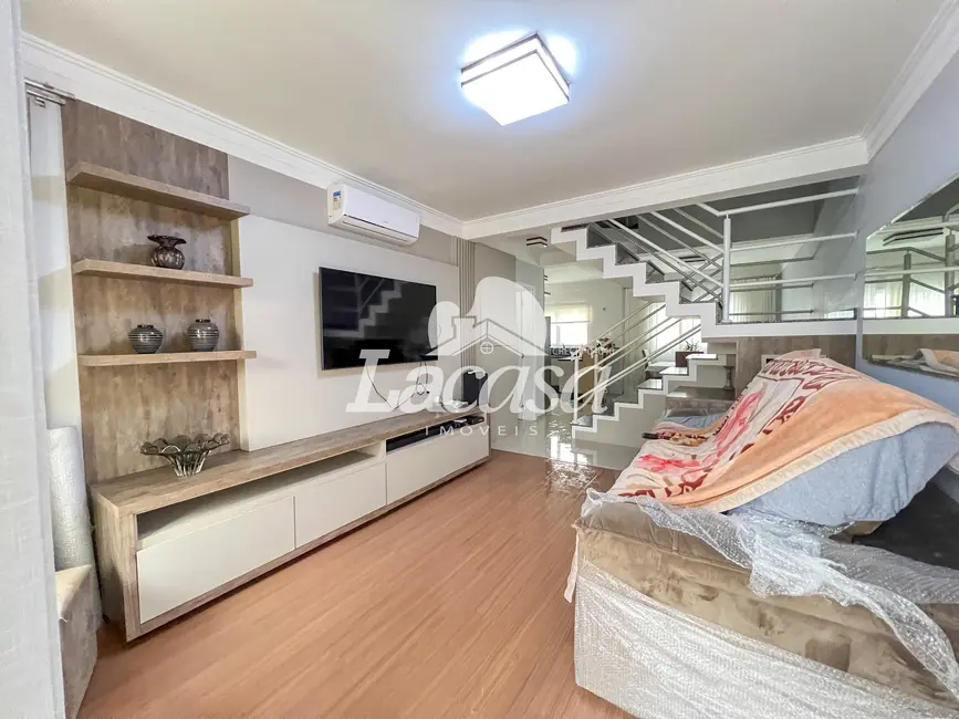 Foto 5 de Sobrado com 3 quartos à venda, 171m2 em Guarapuava - PR