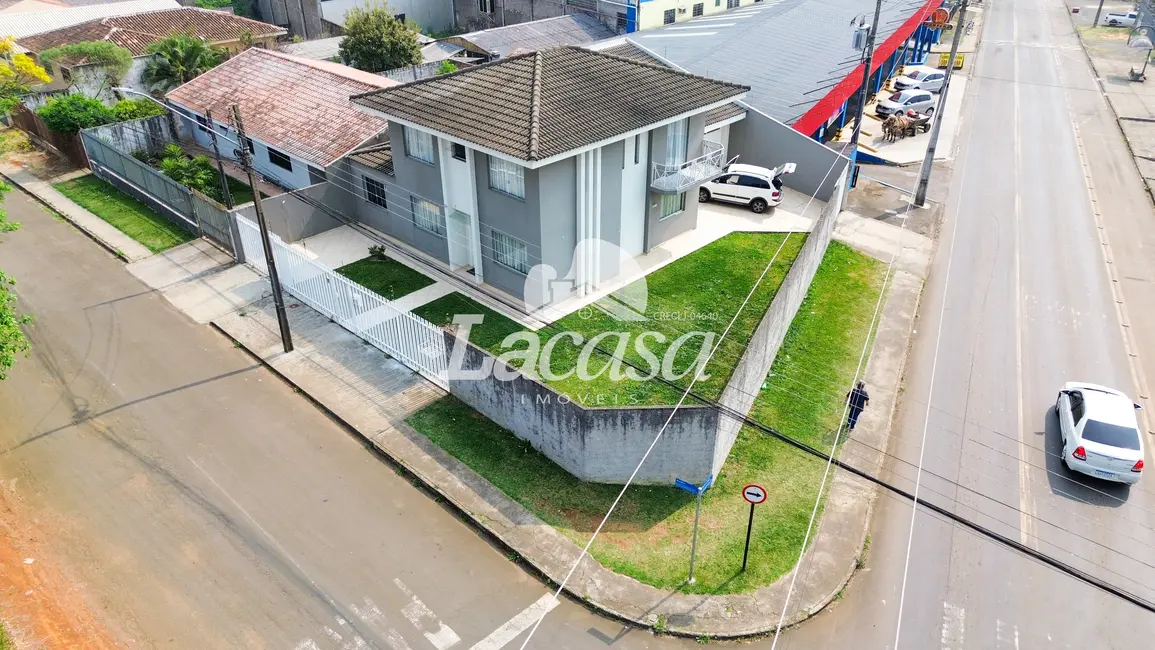 Foto 3 de Sobrado com 3 quartos à venda, 250m2 em Santa Cruz, Guarapuava - PR