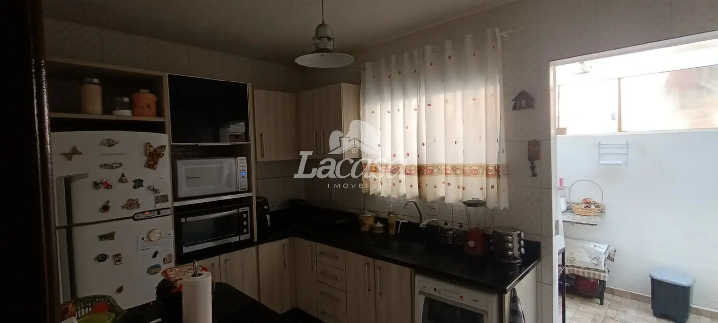 Foto 6 de Casa com 3 quartos à venda, 118m2 em Bonsucesso, Guarapuava - PR