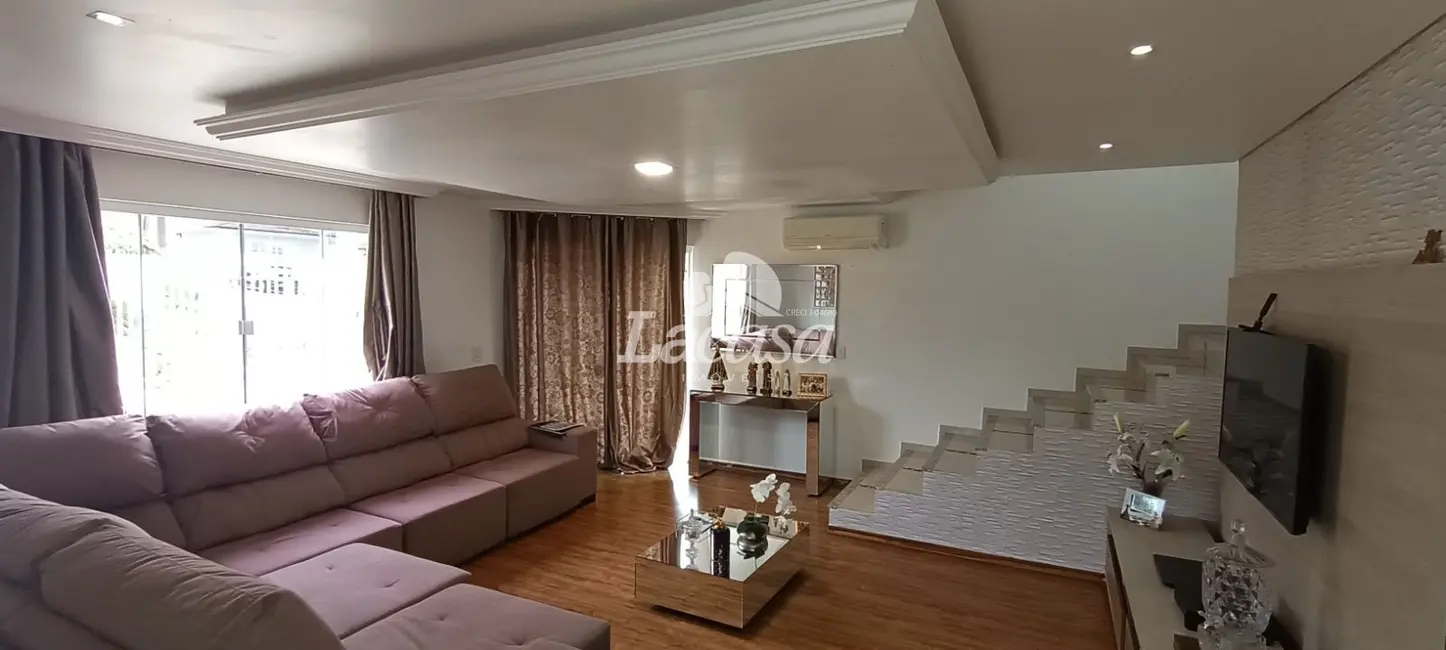 Foto 6 de Sobrado com 5 quartos à venda e para alugar, 323m2 em Conradinho, Guarapuava - PR