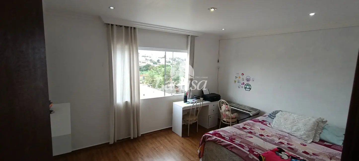 Foto 8 de Sobrado com 5 quartos à venda e para alugar, 323m2 em Conradinho, Guarapuava - PR