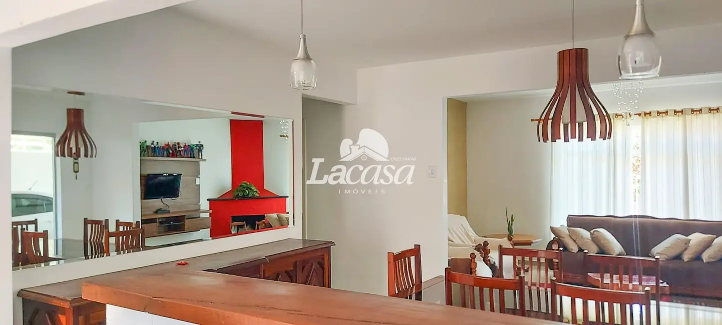 Foto 7 de Casa com 4 quartos à venda, 261m2 em Dos Estados, Guarapuava - PR