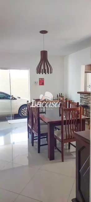 Foto 8 de Casa com 4 quartos à venda, 261m2 em Dos Estados, Guarapuava - PR