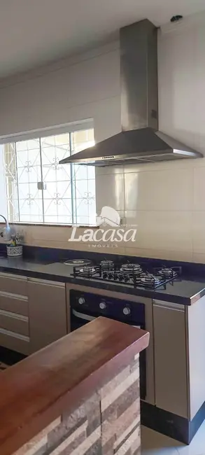 Foto 9 de Casa com 4 quartos à venda, 261m2 em Dos Estados, Guarapuava - PR