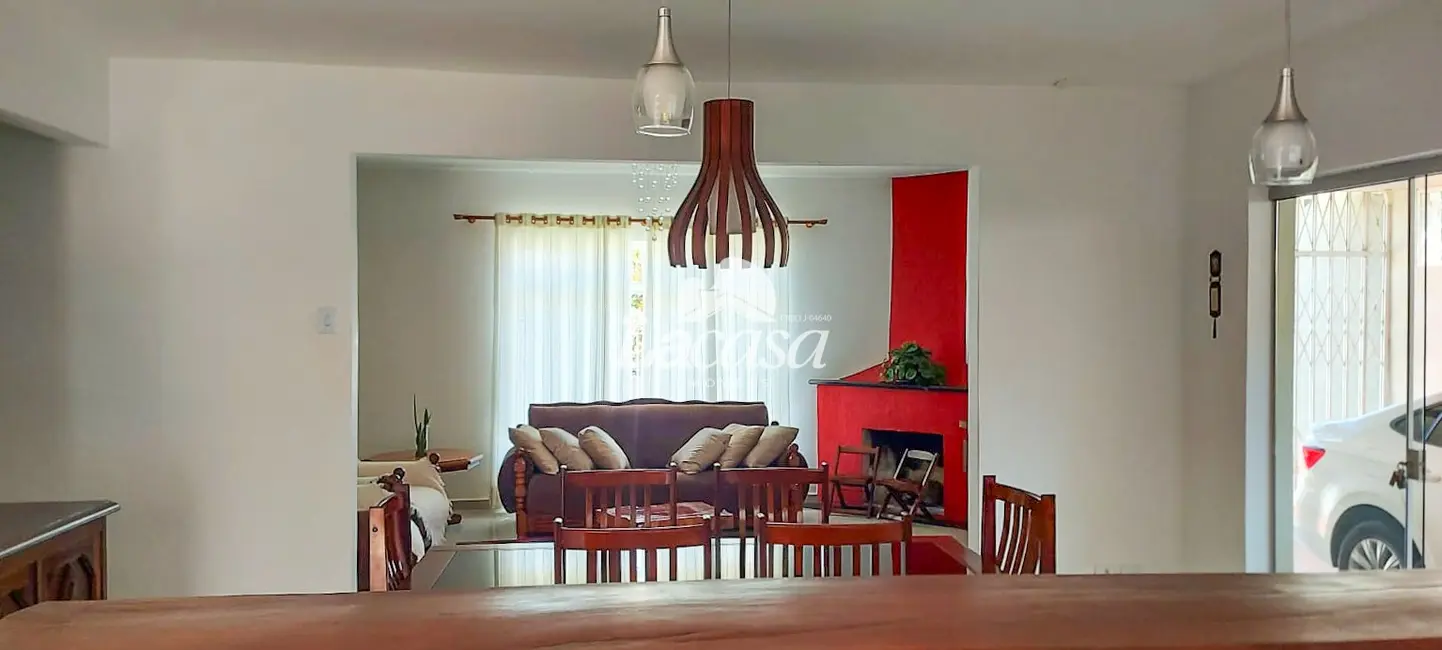 Foto 5 de Casa com 4 quartos à venda, 261m2 em Dos Estados, Guarapuava - PR