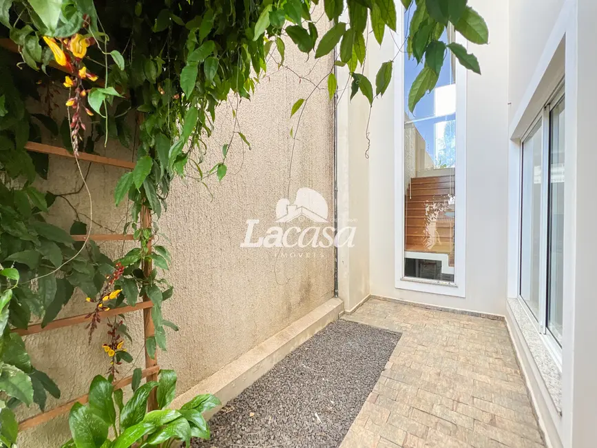 Foto 8 de Sobrado com 3 quartos à venda, 166m2 em Santana, Guarapuava - PR