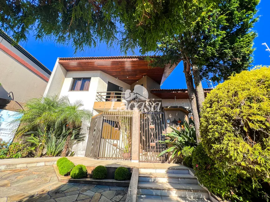 Foto 3 de Sobrado com 4 quartos à venda, 400m2 em Centro, Guarapuava - PR