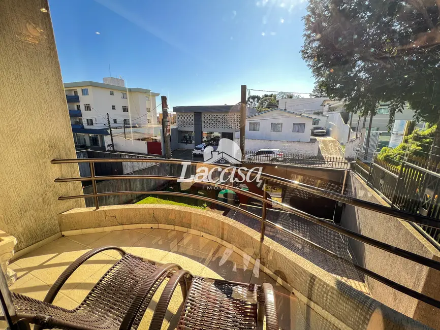 Foto 8 de Sobrado com 4 quartos à venda, 400m2 em Centro, Guarapuava - PR