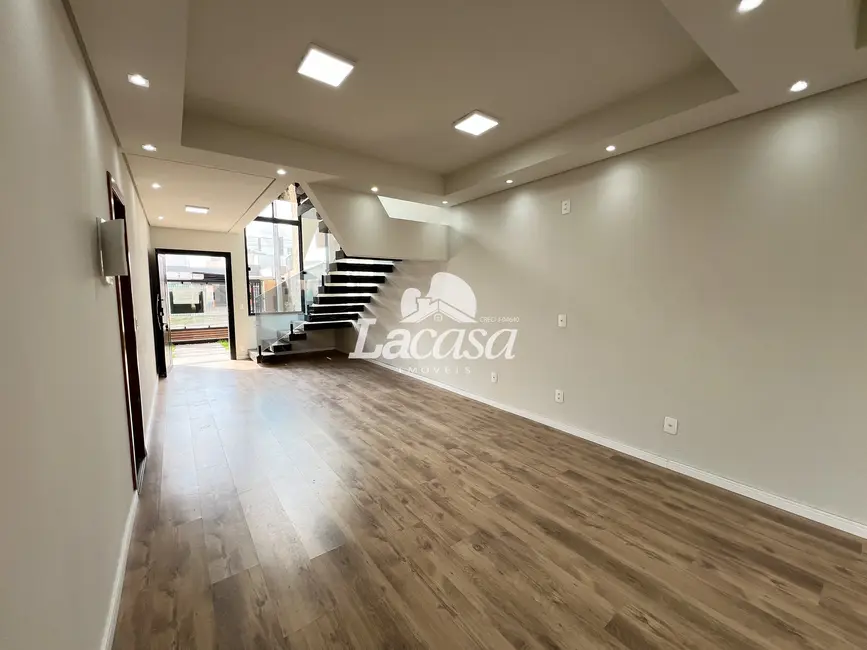 Foto 3 de Sobrado com 3 quartos à venda, 165m2 em Morro Alto, Guarapuava - PR