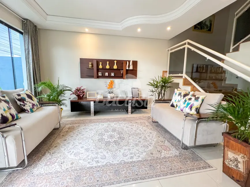 Foto 6 de Sobrado com 4 quartos à venda, 242m2 em Alto da XV, Guarapuava - PR