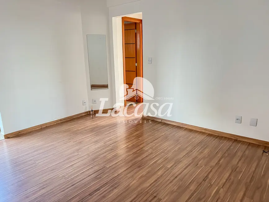 Foto 2 de Apartamento com 2 quartos para alugar, 60m2 em Dos Estados, Guarapuava - PR