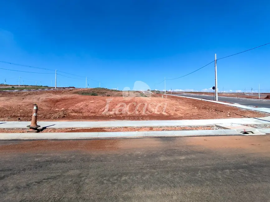 Foto 1 de Terreno / Lote à venda, 270m2 em Industrial, Guarapuava - PR