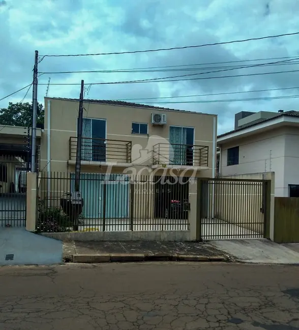 Foto 2 de Sobrado com 3 quartos à venda, 190m2 em Dos Estados, Guarapuava - PR