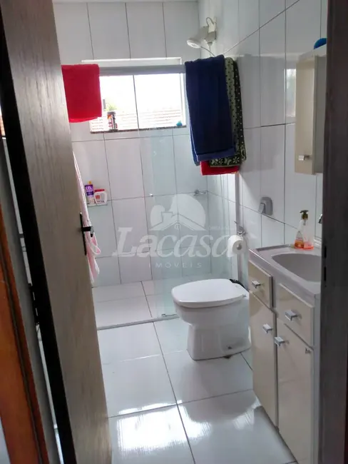 Foto 9 de Sobrado com 3 quartos à venda, 190m2 em Dos Estados, Guarapuava - PR