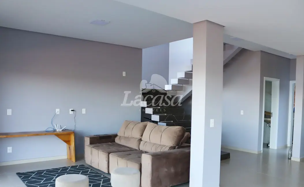 Foto 4 de Sobrado com 3 quartos à venda, 206m2 em Mangueirinha - PR