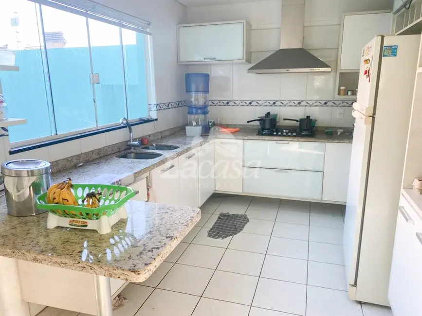 Foto 6 de Sobrado com 3 quartos à venda, 190m2 em Alto da XV, Guarapuava - PR