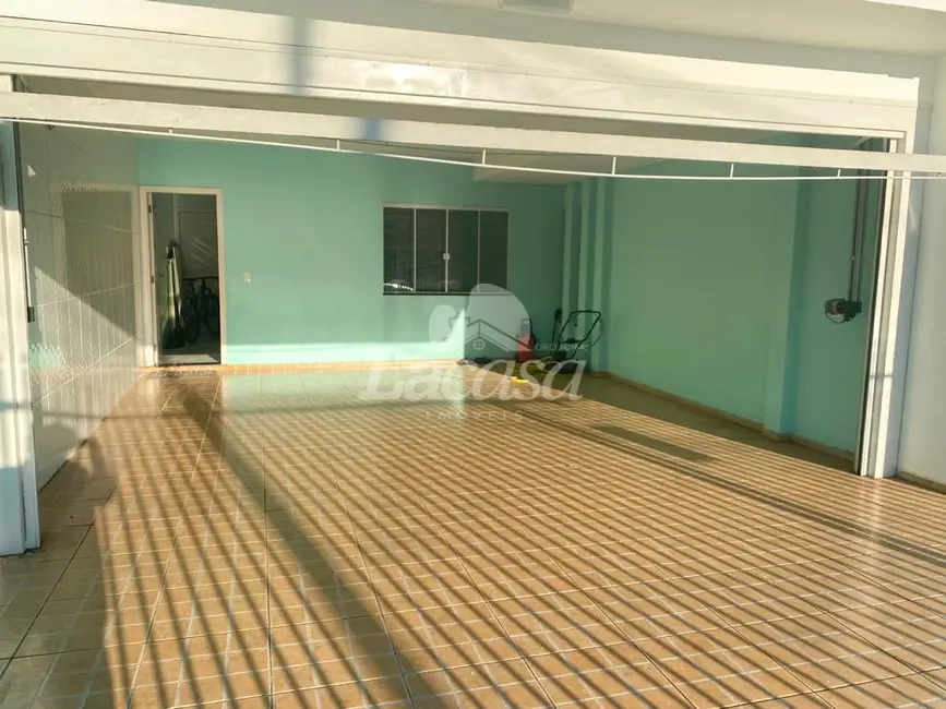 Foto 4 de Sobrado com 3 quartos à venda, 190m2 em Alto da XV, Guarapuava - PR