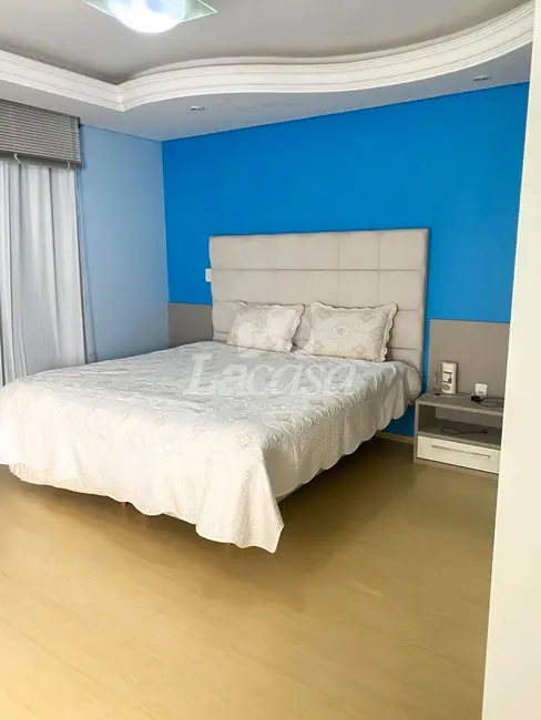 Foto 9 de Sobrado com 3 quartos à venda, 190m2 em Alto da XV, Guarapuava - PR