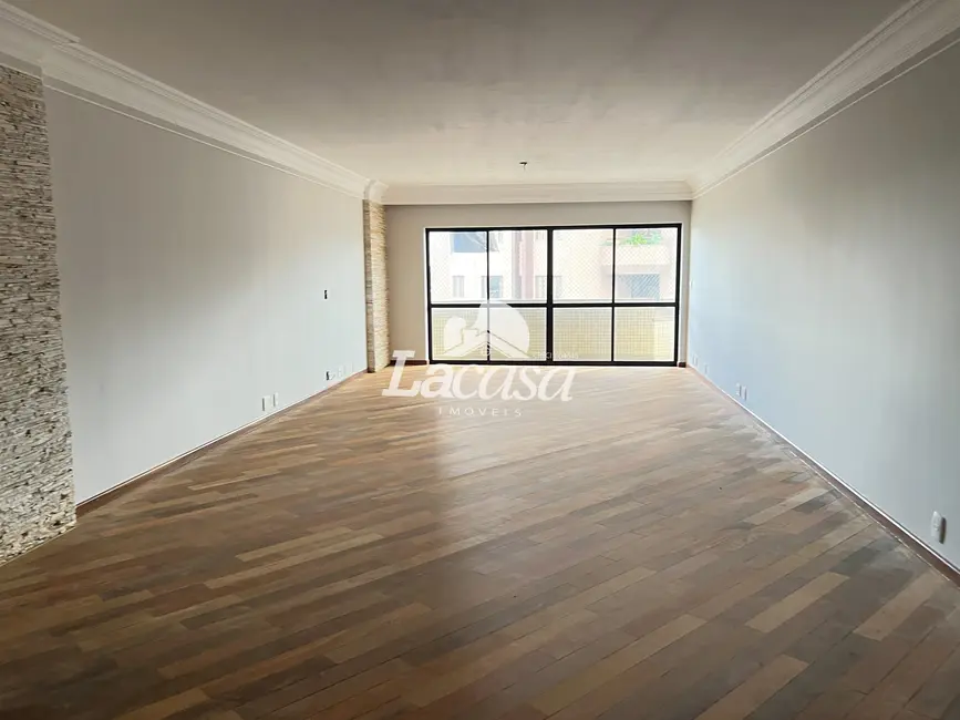 Foto 3 de Apartamento com 4 quartos à venda, 235m2 em Centro, Guarapuava - PR