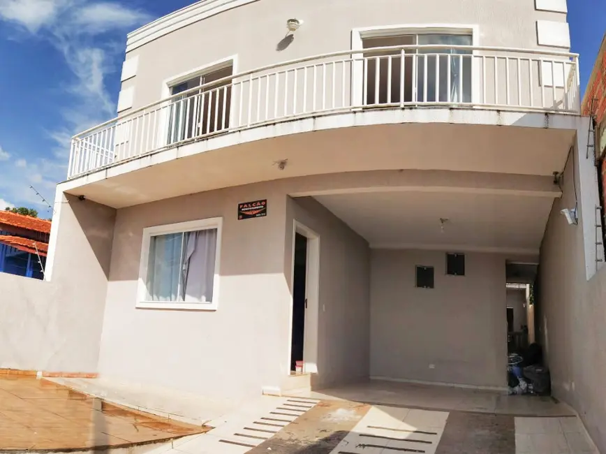 Foto 3 de Sobrado com 3 quartos à venda, 200m2 em Santana, Guarapuava - PR