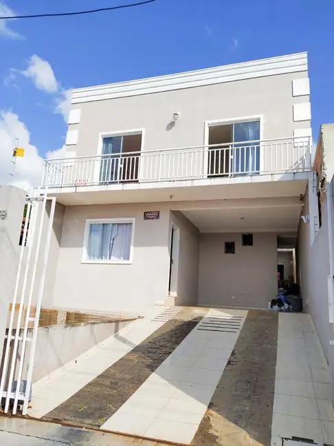 Foto 1 de Sobrado com 3 quartos à venda, 200m2 em Santana, Guarapuava - PR