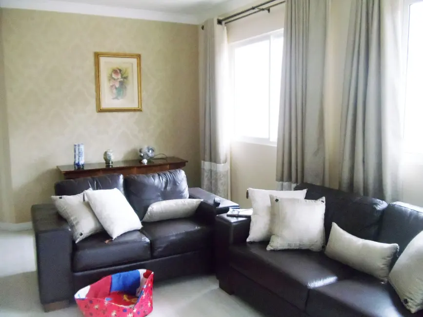 Foto 9 de Casa com 3 quartos à venda e para alugar, 230m2 em Centro, Guarapuava - PR