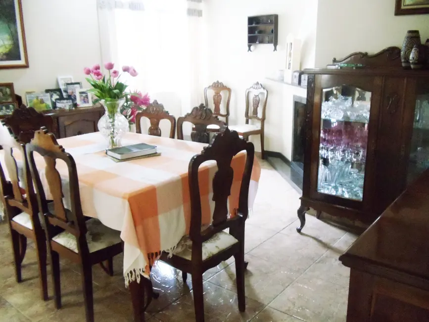 Foto 6 de Casa com 3 quartos à venda e para alugar, 230m2 em Centro, Guarapuava - PR