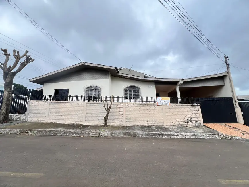 Foto 1 de Casa com 3 quartos para alugar, 120m2 em Dos Estados, Guarapuava - PR