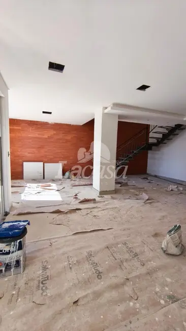 Foto 5 de Sobrado com 4 quartos à venda, 240m2 em Santana, Guarapuava - PR