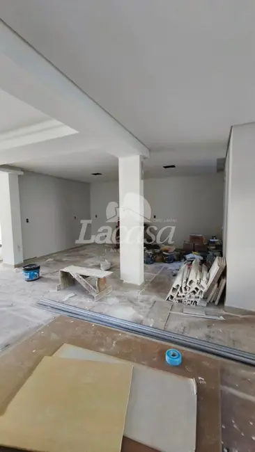 Foto 8 de Sobrado com 4 quartos à venda, 240m2 em Santana, Guarapuava - PR