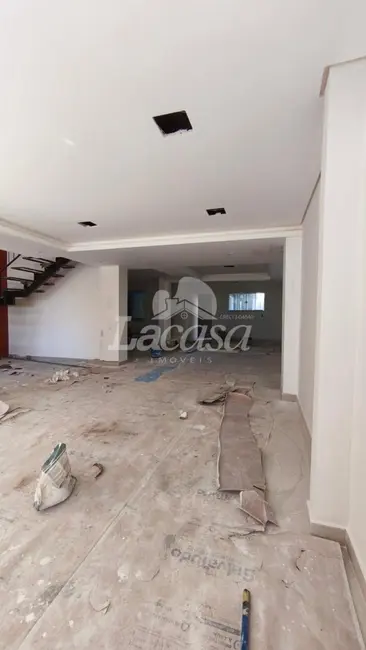 Foto 6 de Sobrado com 4 quartos à venda, 240m2 em Santana, Guarapuava - PR