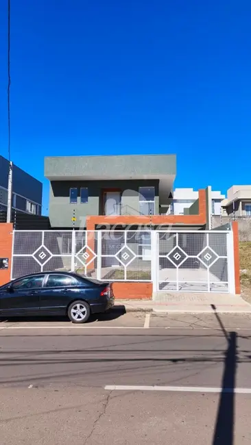 Foto 2 de Sobrado com 4 quartos à venda, 240m2 em Santana, Guarapuava - PR