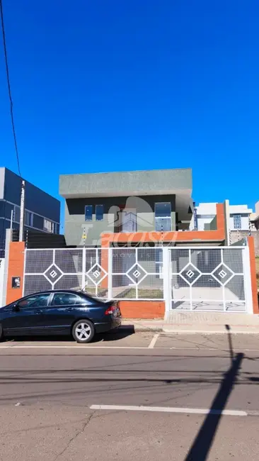 Foto 1 de Sobrado com 4 quartos à venda, 240m2 em Santana, Guarapuava - PR