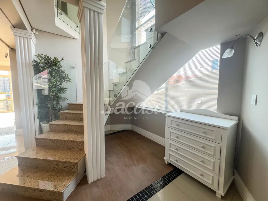 Foto 8 de Sobrado com 3 quartos à venda e para alugar, 261m2 em Batel, Guarapuava - PR