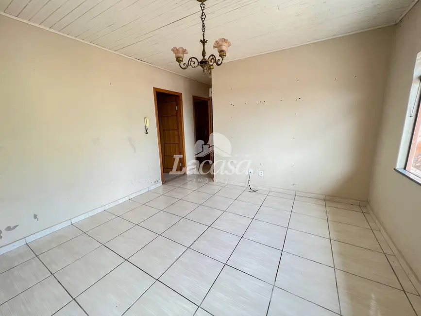 Foto 9 de Casa com 3 quartos para alugar, 80m2 em Centro, Guarapuava - PR