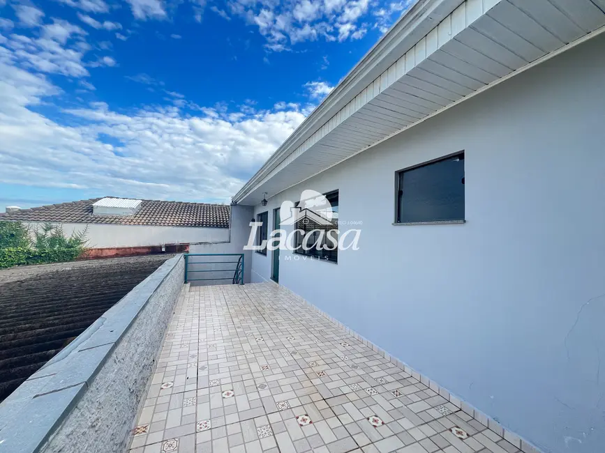 Foto 2 de Casa com 3 quartos para alugar, 80m2 em Centro, Guarapuava - PR