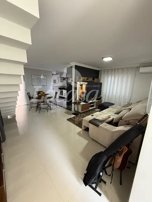 Foto 3 de Sobrado com 3 quartos à venda, 153m2 em Alto da XV, Guarapuava - PR