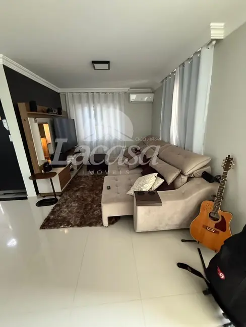 Foto 2 de Sobrado com 3 quartos à venda, 153m2 em Alto da XV, Guarapuava - PR