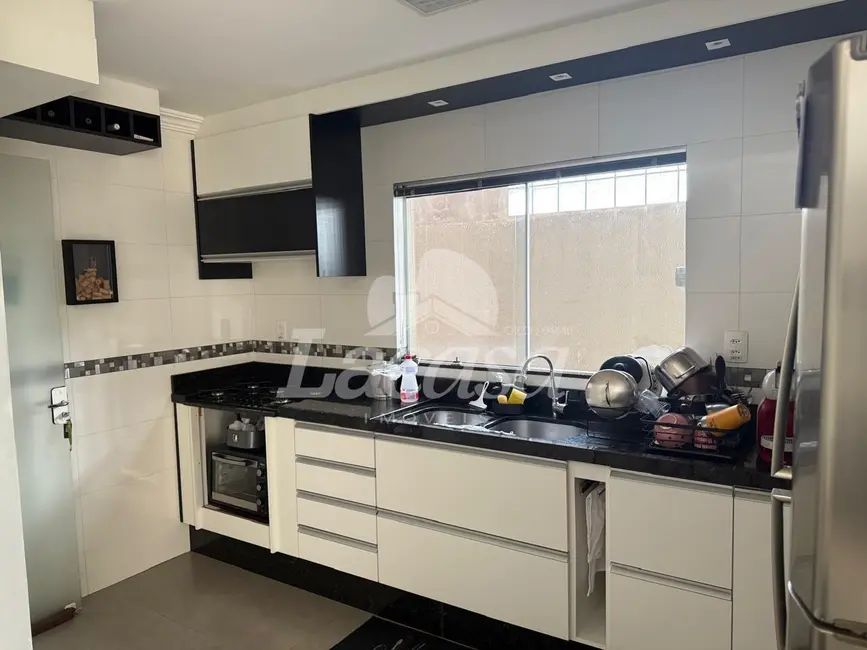 Foto 5 de Sobrado com 3 quartos à venda, 153m2 em Alto da XV, Guarapuava - PR