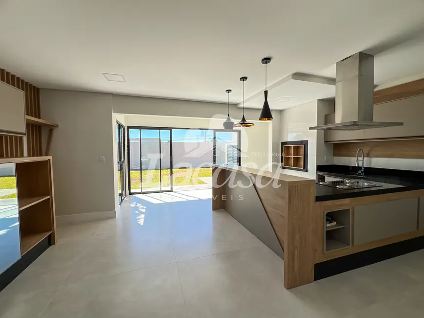 Foto 7 de Sobrado com 4 quartos à venda, 219m2 em Guarapuava - PR