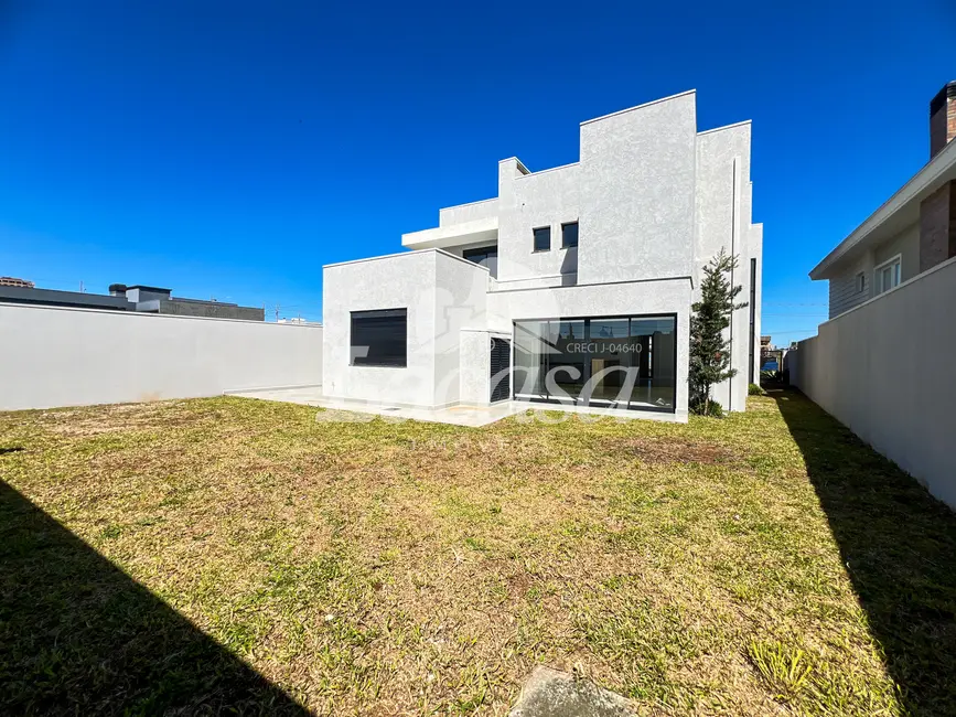 Foto 6 de Sobrado com 4 quartos à venda, 219m2 em Guarapuava - PR