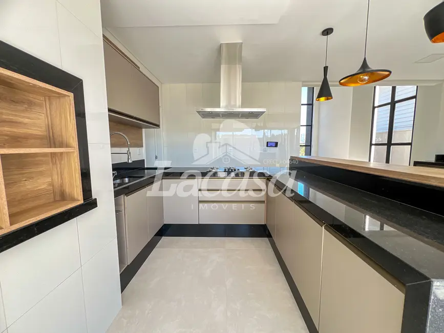 Foto 8 de Sobrado com 4 quartos à venda, 219m2 em Guarapuava - PR